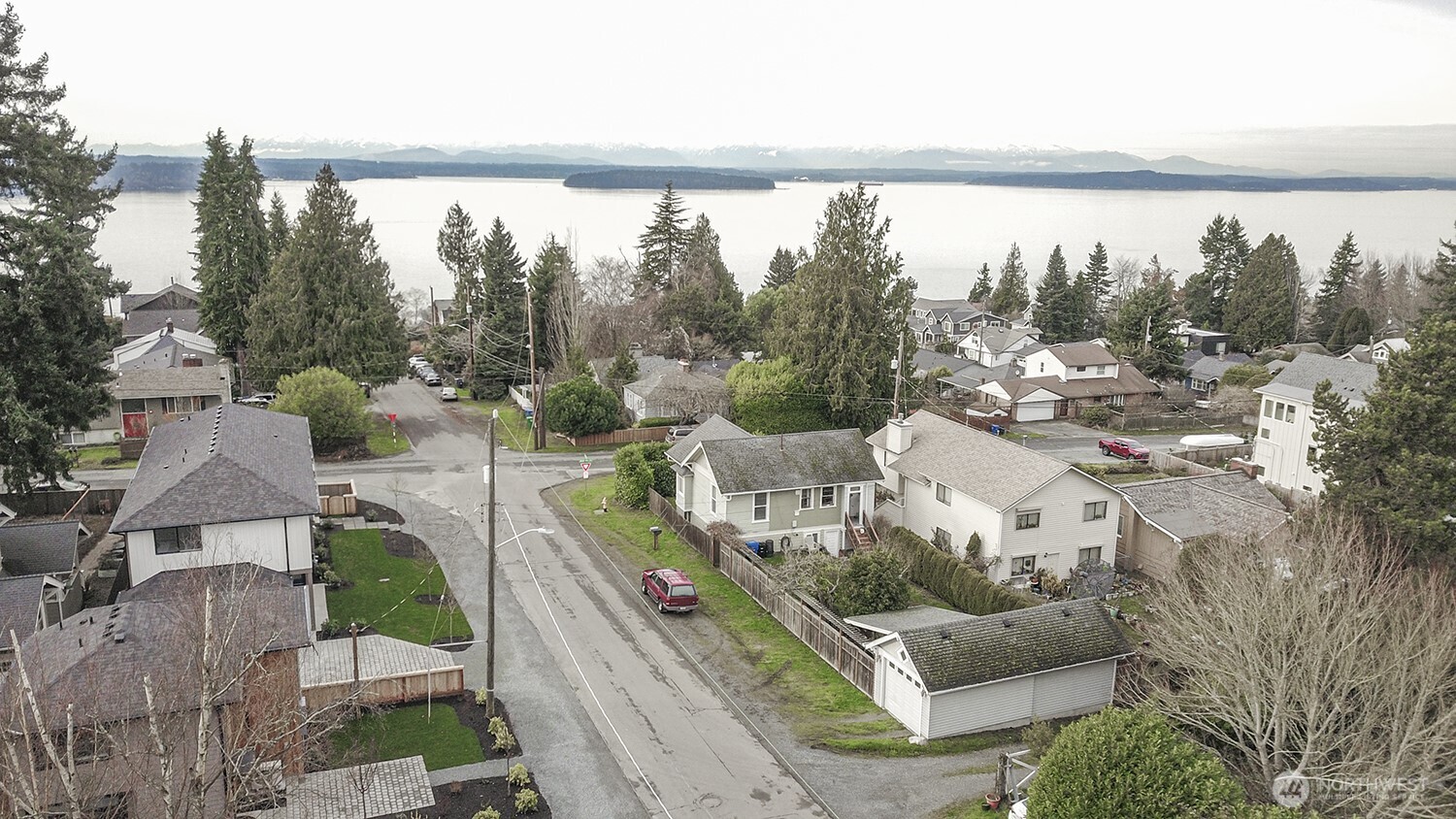 4319 Southwest 102nd Street Seattle, WA 98146 - Photo 7 of 24