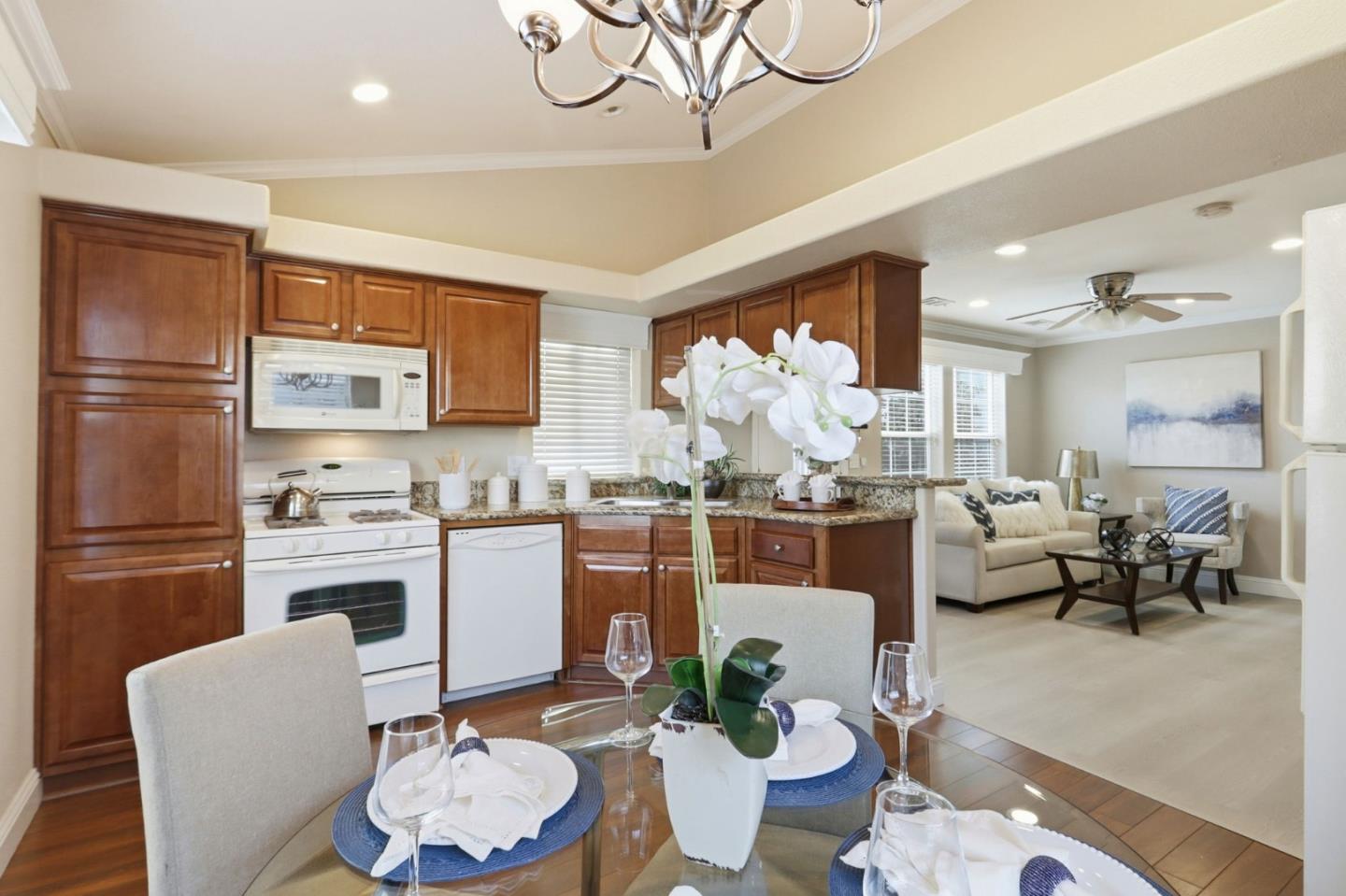 14685 Oka Road, Unit 11 Los Gatos, CA 95032 - Photo 9 of 35