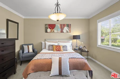 $637,500 | 5464 Village Green, Los Angeles, CA 90016