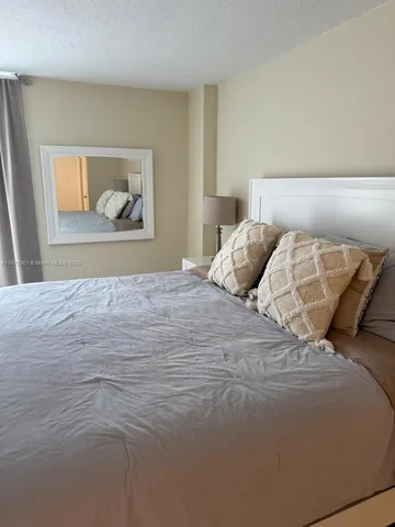 $3,000 | 3300 Northeast 192 Street, Unit 414, Aventura, FL 33180