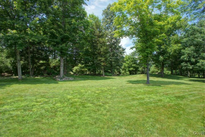 53 Keystone Road East Stroudsburg, PA 18302 - Photo 3 of 50 Large Flat Rear Yard