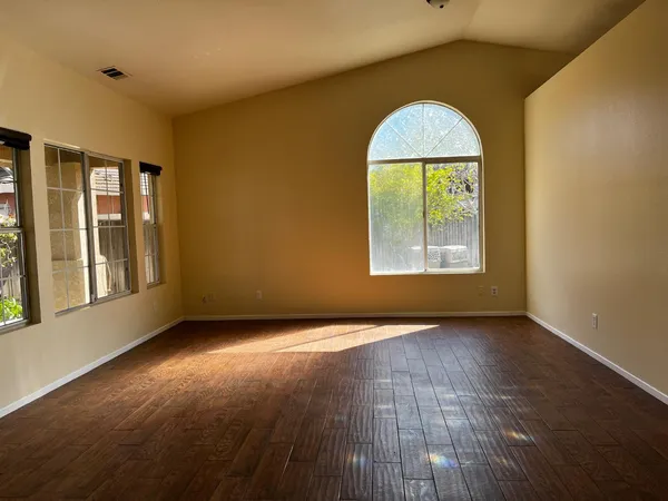 $459,000 | 1860 Vassar Court, Los Banos, CA 93635