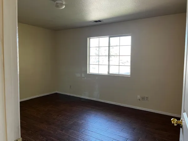 $459,000 | 1860 Vassar Court, Los Banos, CA 93635