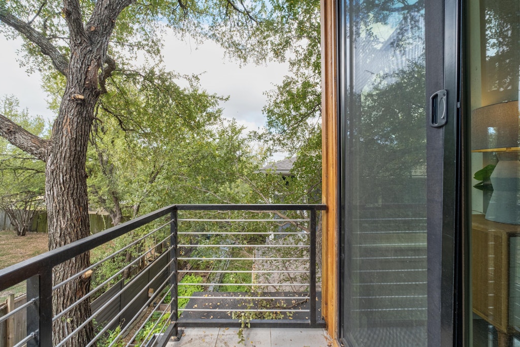 2909 East 13th Street, Unit 2 Austin, TX 78702 - Photo 12 of 23 View of balcony