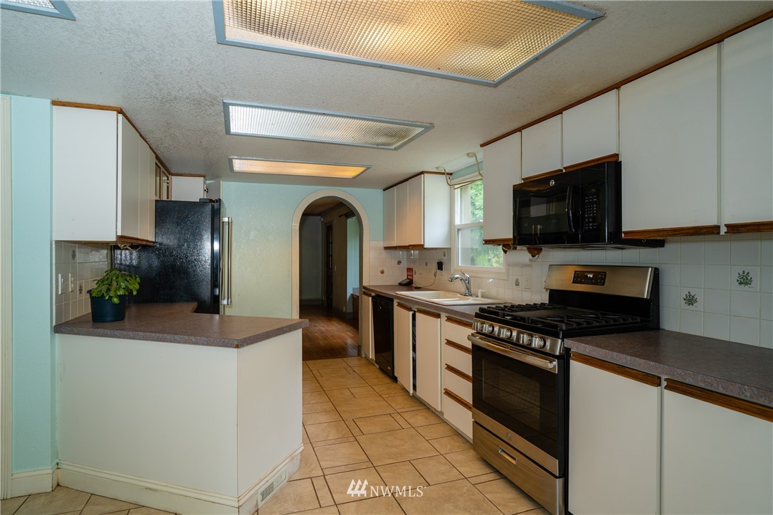 4683 Aldrich Road Bellingham, WA 98226 - Photo 2 of 19 Gallery Image 2