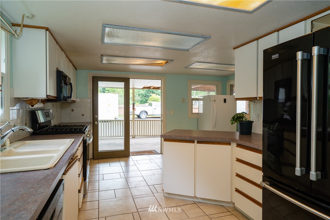 4683 Aldrich Road Bellingham, WA 98226 - Photo 3 of 19 Gallery Image 3