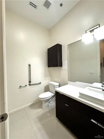 $1,700 | 3006 South L Lane, Unit 4, McAllen, TX 78503