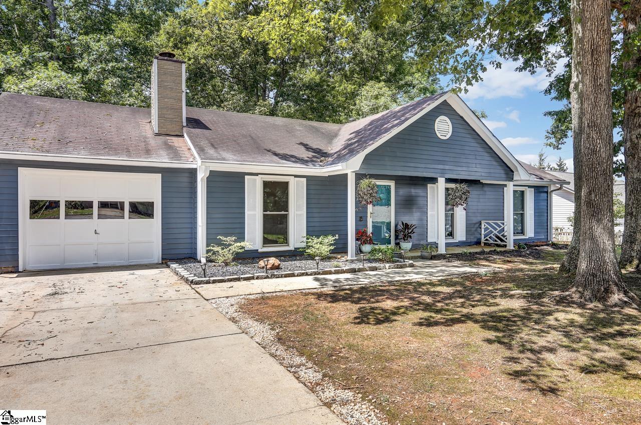 4 Moriston Road Mauldin, SC 29662 - Photo 2 of 18