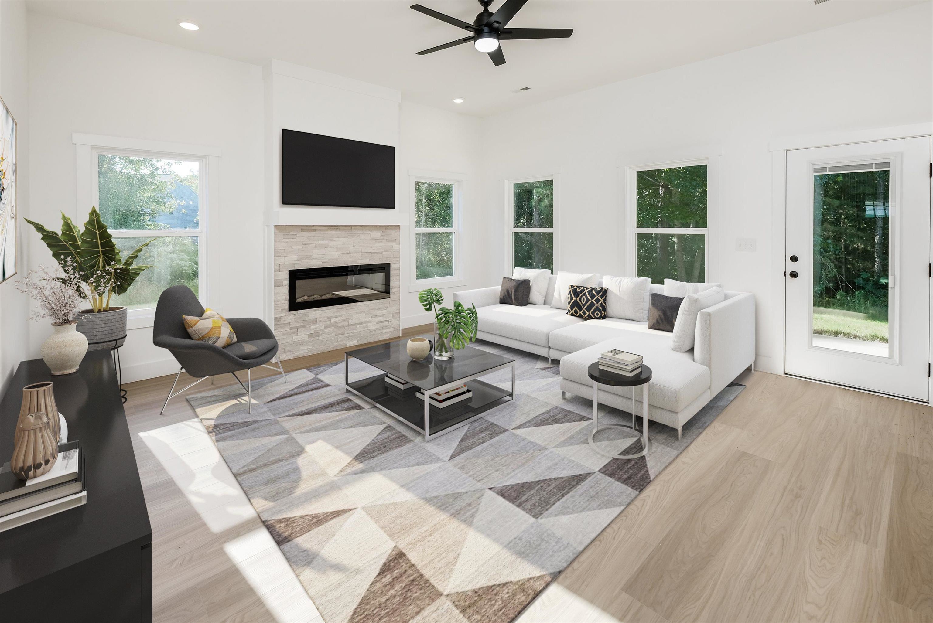 313 Tracy Court Wellford, SC 29385 - Photo 4 of 24