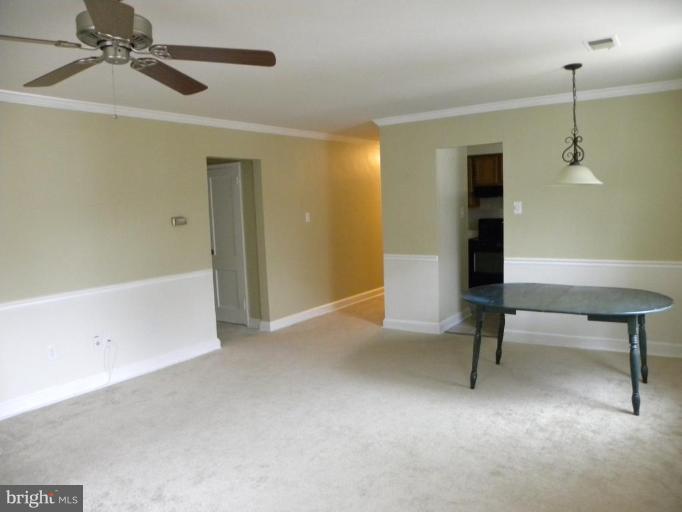2912 13th Road South, Unit 201 Arlington, VA 22204 - Photo 14 of 15 Living Room/Dining Room