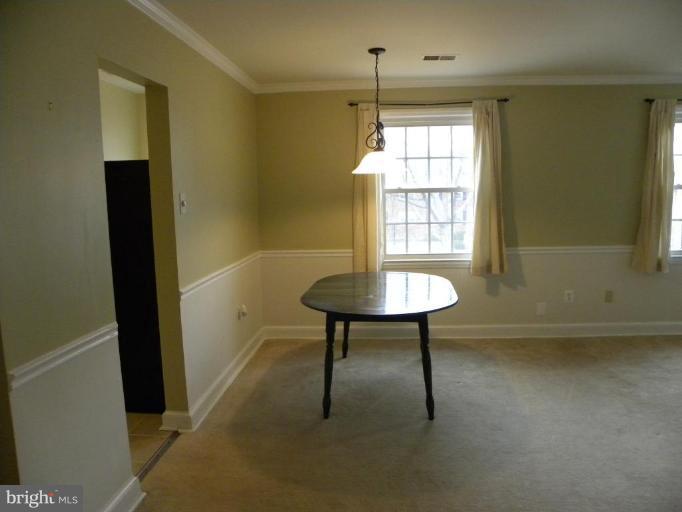 2912 13th Road South, Unit 201 Arlington, VA 22204 - Photo 8 of 15 Dining Room