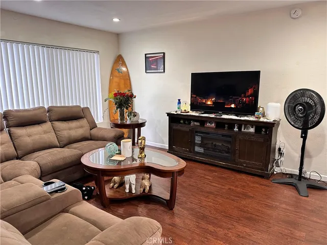 $485,000 | 9831 Sepulveda Boulevard, Unit 26, North Hills, CA 91343