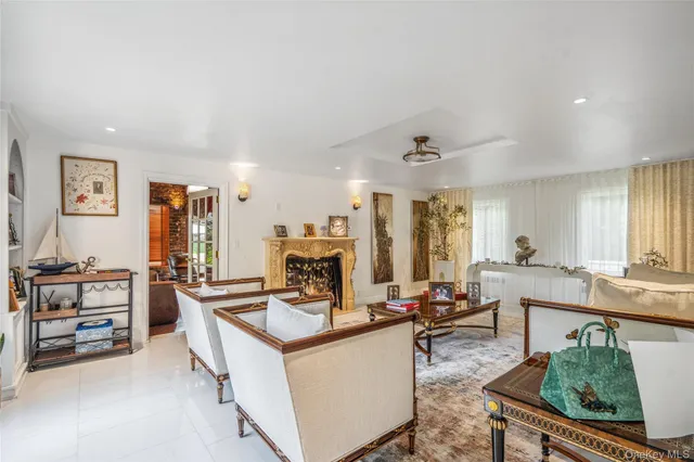 $3,800,000 | 213 Guinea Woods Road, Old Westbury, NY 11568