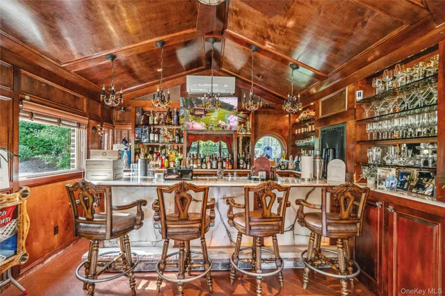 $3,800,000 | 213 Guinea Woods Road, Old Westbury, NY 11568