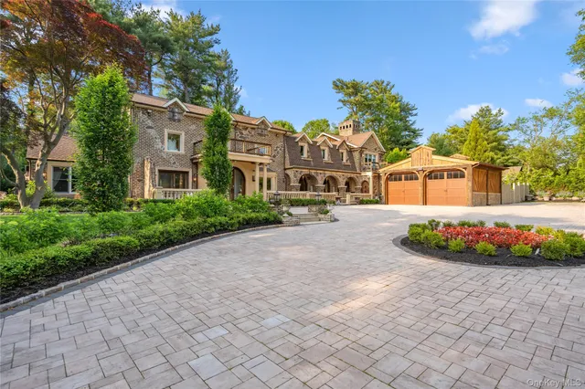 $3,800,000 | 213 Guinea Woods Road, Old Westbury, NY 11568
