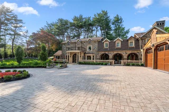 $3,800,000 | 213 Guinea Woods Road, Old Westbury, NY 11568