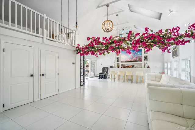 a view of entryway and hall