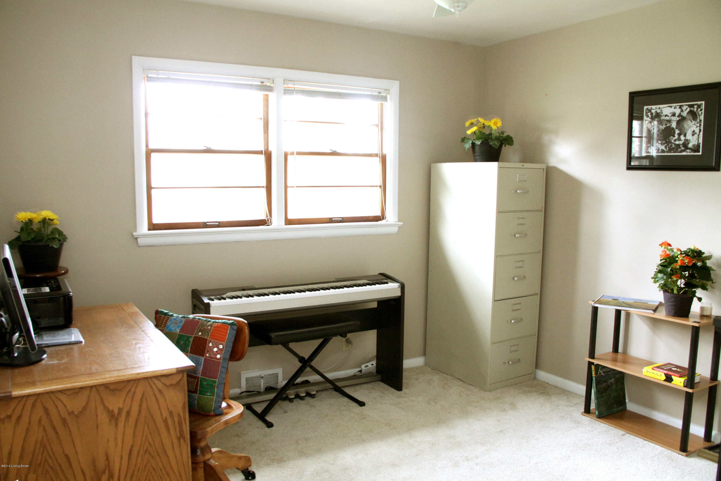 5409 Layne Road Louisville, KY 40219 - Photo 14 of 35 Spare bedroom makes for great office space!