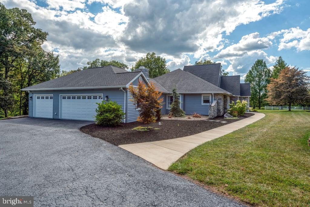 311 Saw Mill Road Dillsburg, PA 17019 - Photo 4 of 62 Gallery Image 4