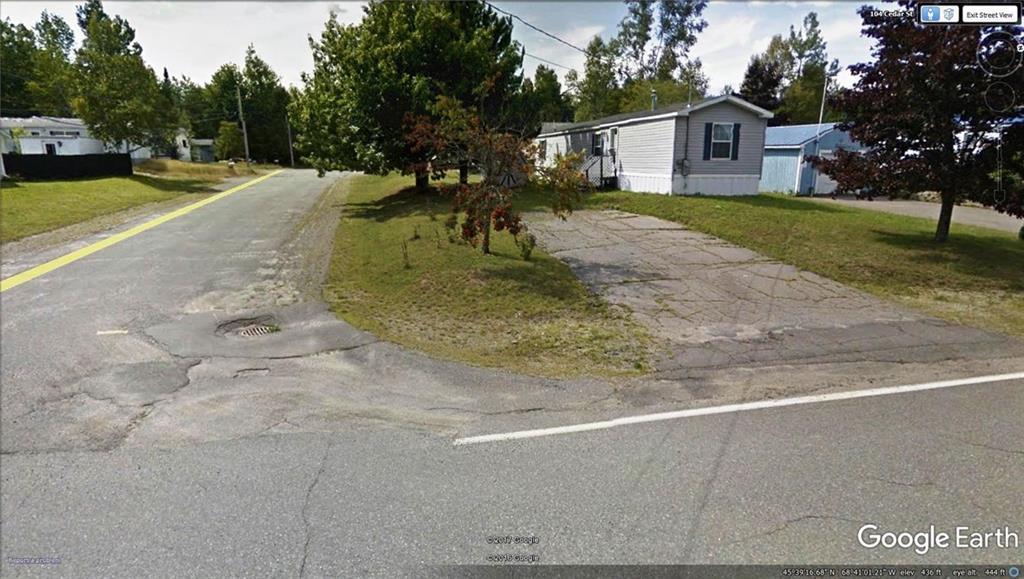 33 Cedar Street Millinocket, ME 04462 - Photo 2 of 15 Photo