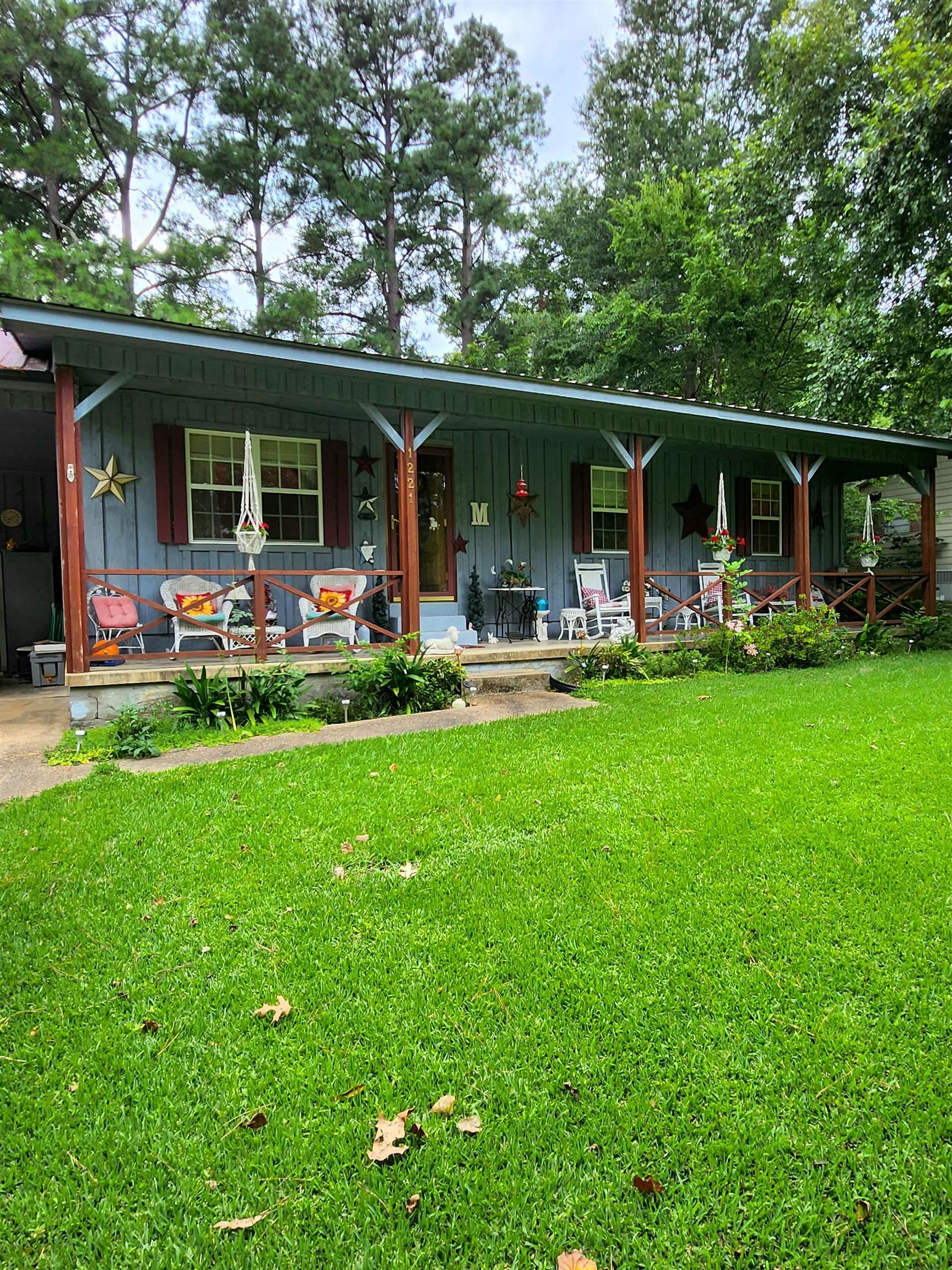 1221 Crestview Street Covington, TN 38019 - Photo 2 of 16