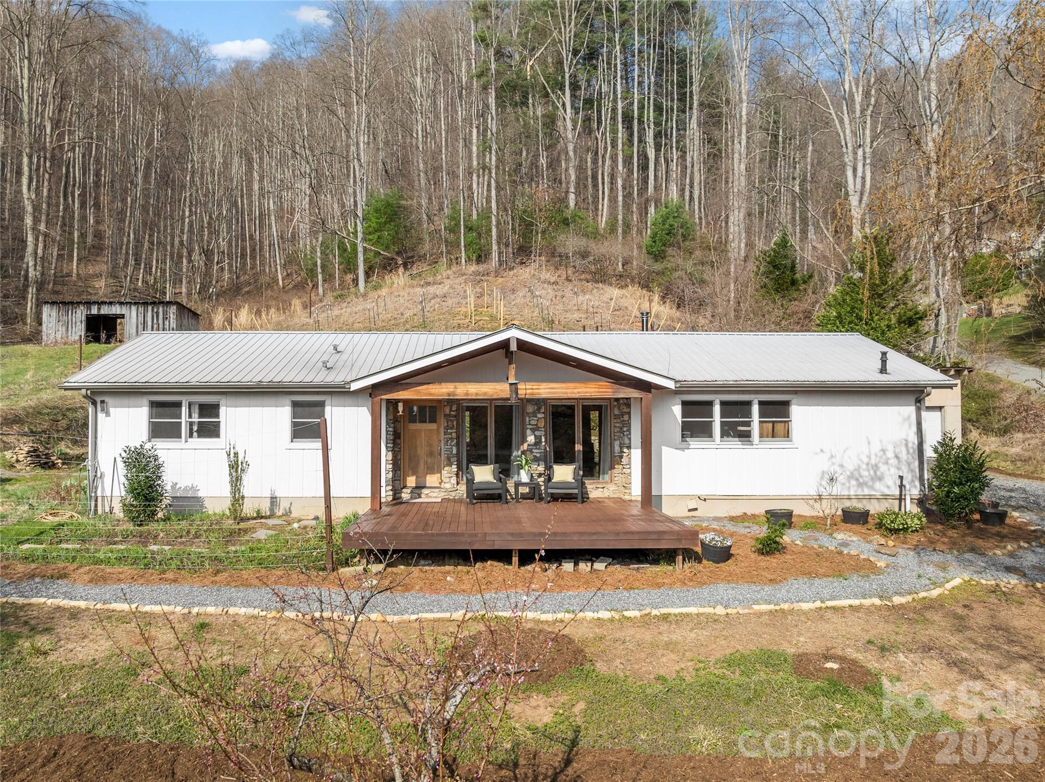 1105 Griffin Branch Road Marshall, NC 28753 - Photo 4 of 48