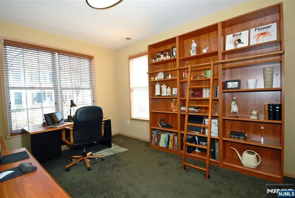 $800,000 | 8 Quartz Way, Woodland Park, NJ 07424