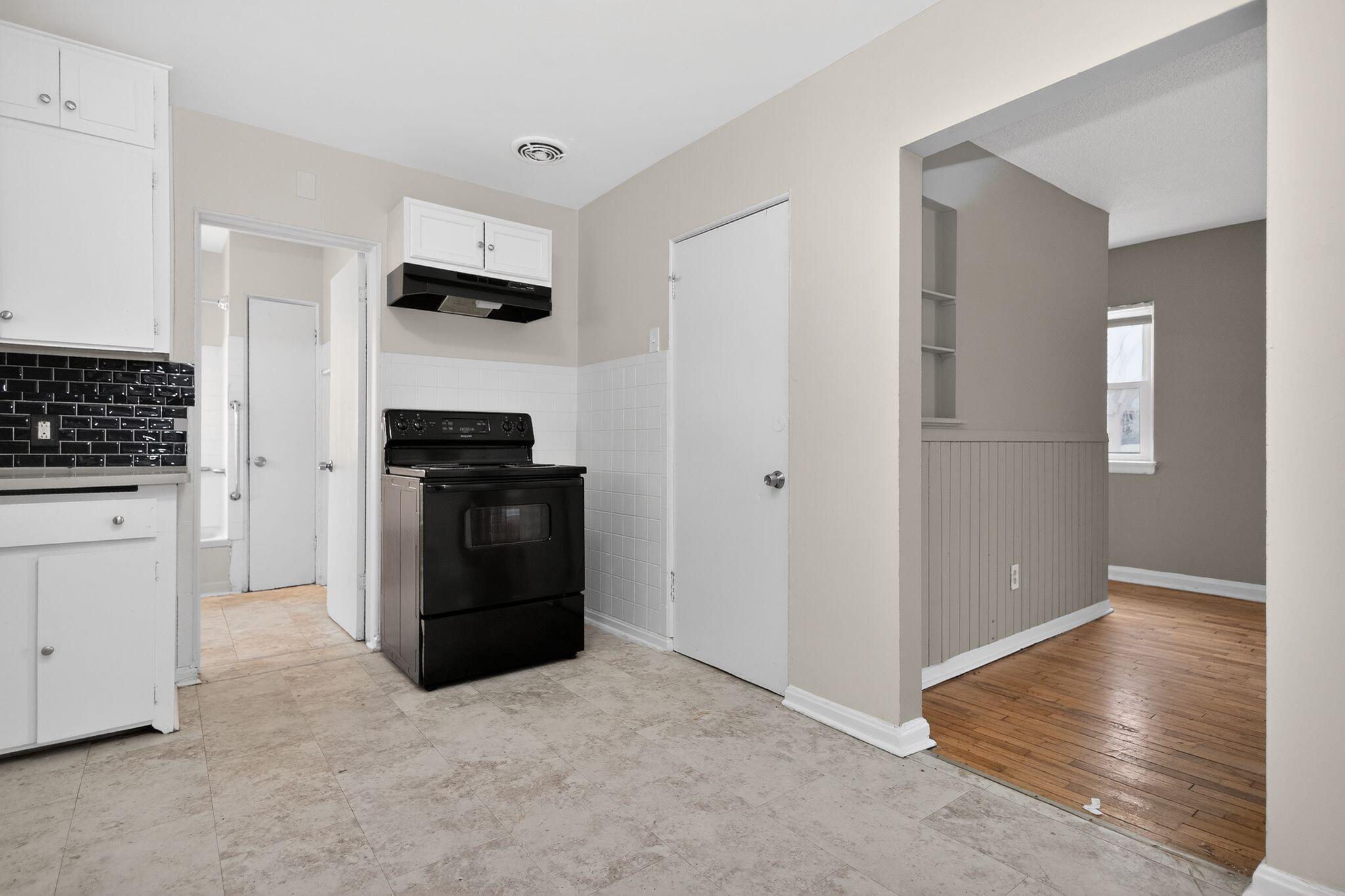 3956 North 75th Street Milwaukee, WI 53216 - Photo 10 of 30 15_3956_N_75th_St_Milwaukee_WI_53216-Kit