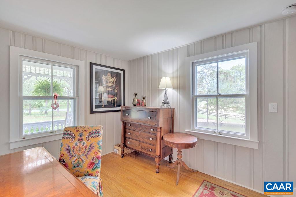 635 Greenwood Road Greenwood, VA 22943 - Photo 20 of 61 a living room with furniture and a window