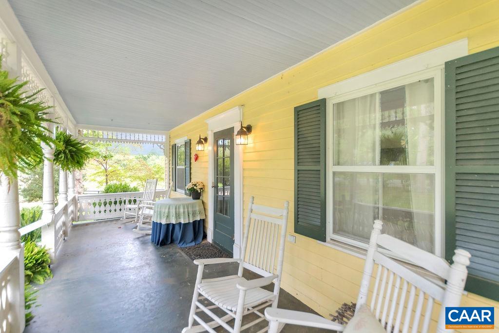 635 Greenwood Road Greenwood, VA 22943 - Photo 4 of 61