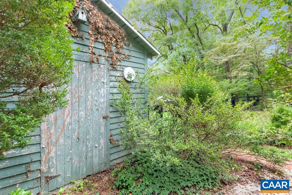 635 Greenwood Road Greenwood, VA 22943 - Photo 54 of 61 a backyard of a house with lots of green space