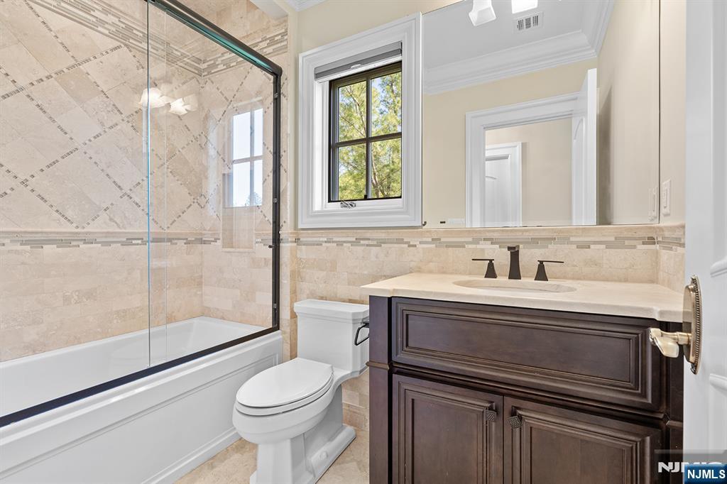 1 Sandstone Ridge Upper Saddle River, NJ 07458 - Photo 19 of 48