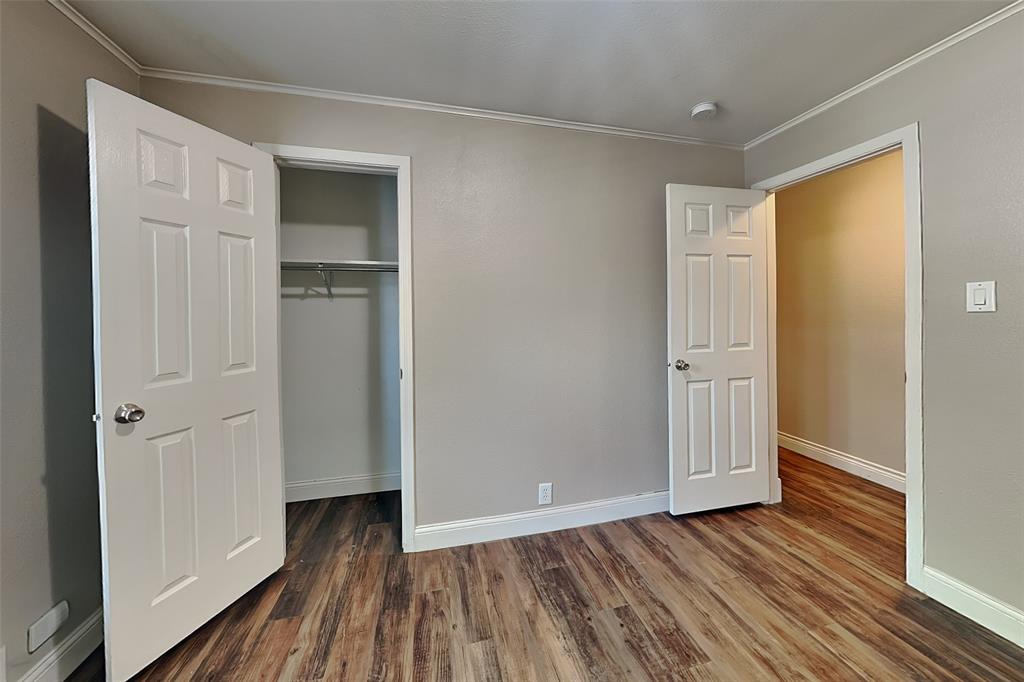 1416 Record Crossing Road Dallas, TX 75235 - Photo 3 of 15