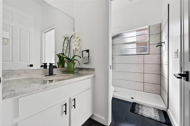 $6,350 | 8111 Santa Rosa Court, Sarasota, FL 34243