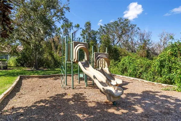 $5,950 | 8111 Santa Rosa Court, Sarasota, FL 34243