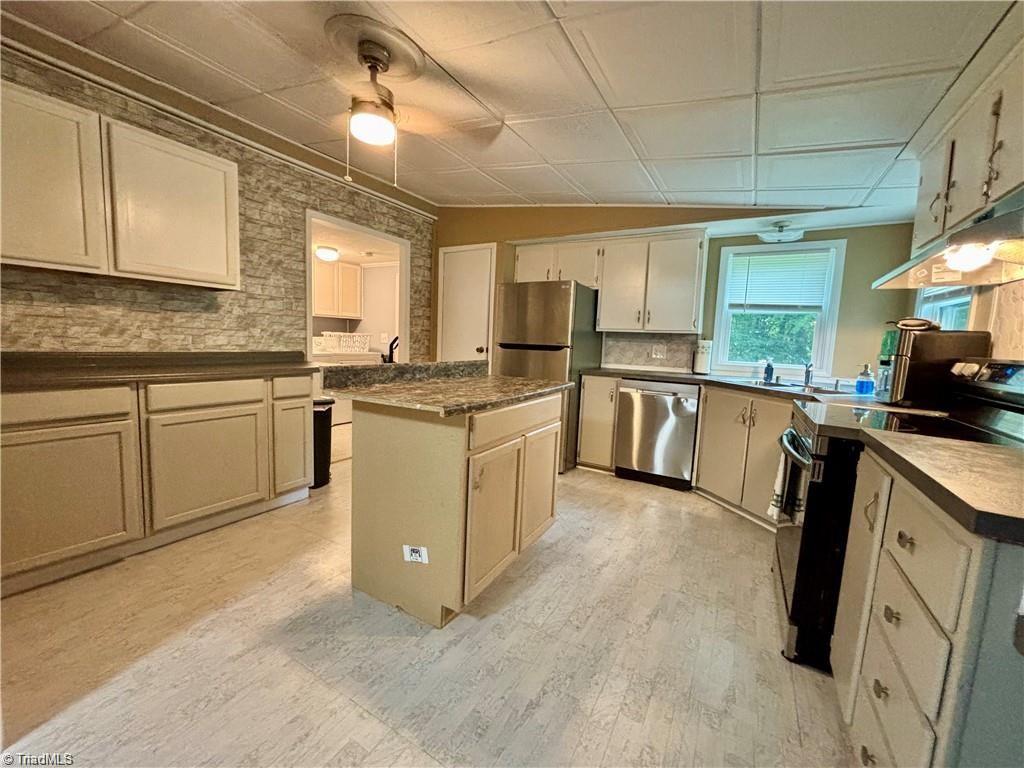 1283 Gene Martin Road Walnut Cove, NC 27052 - Photo 11 of 33