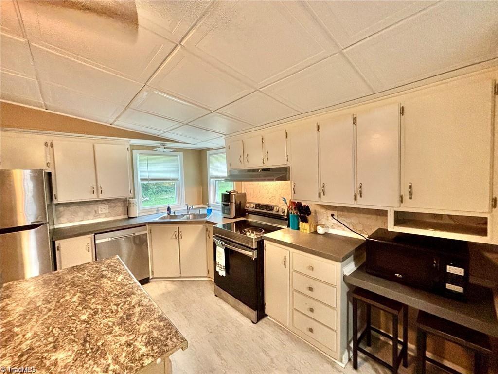 1283 Gene Martin Road Walnut Cove, NC 27052 - Photo 12 of 33