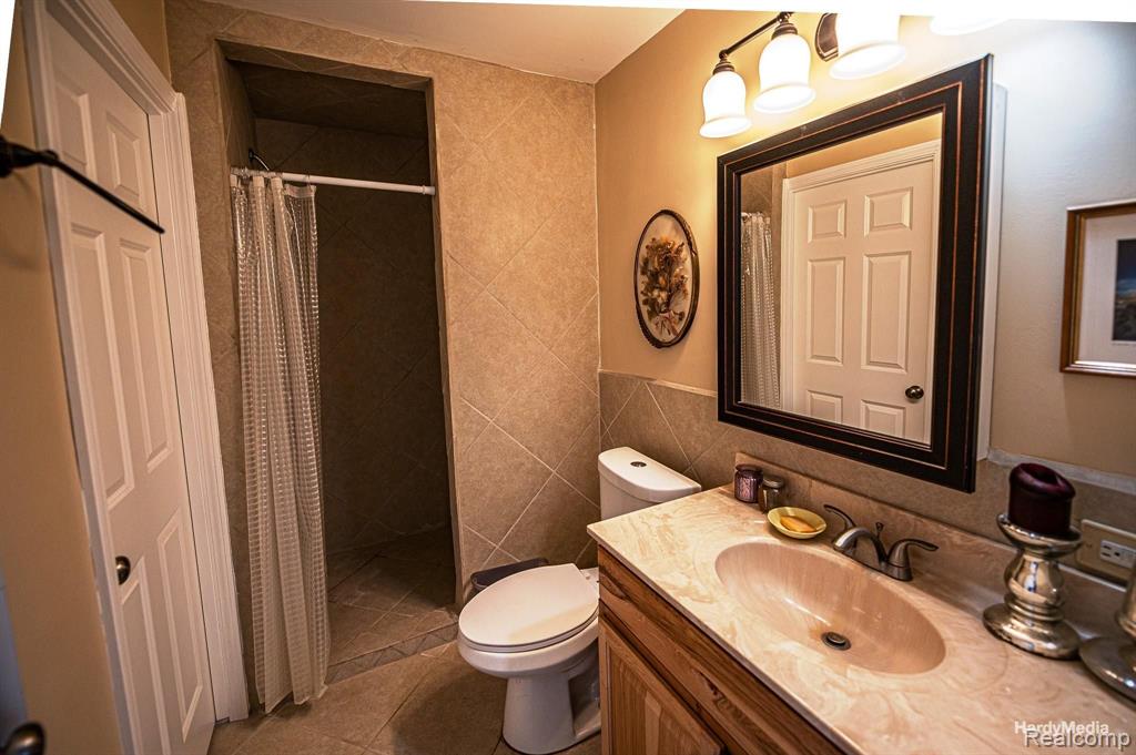 5345 Davison Road Lapeer, MI 48446 - Photo 22 of 34
