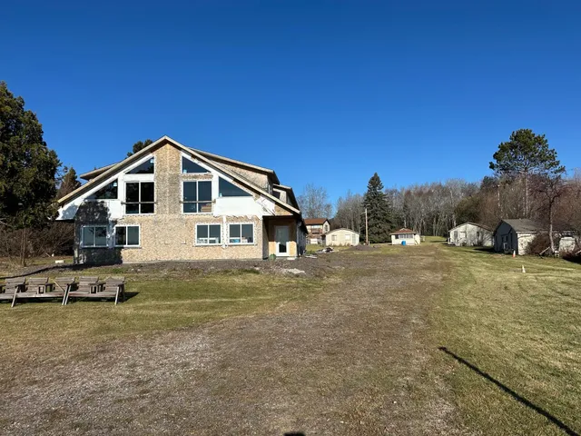 $649,900 | 5119 North Shore Drive, Duluth, MN 55804