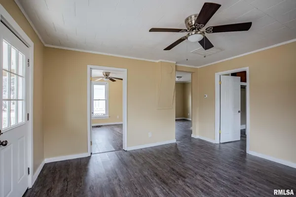 $119,900 | 610 East Illinois Avenue, Carterville, IL 62918