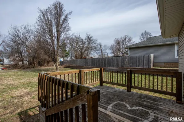 $119,900 | 610 East Illinois Avenue, Carterville, IL 62918