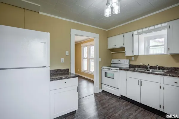 $119,900 | 610 East Illinois Avenue, Carterville, IL 62918