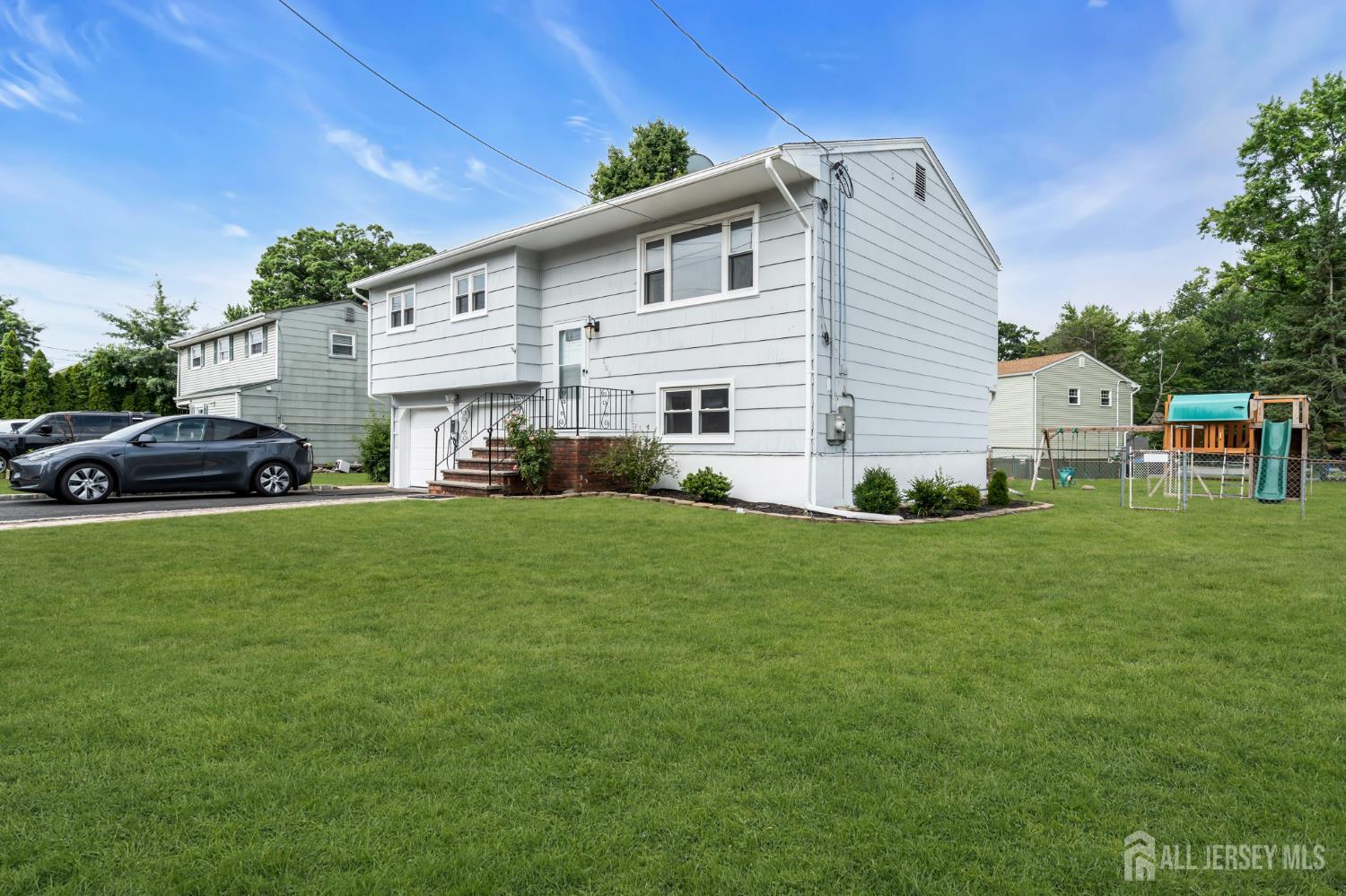 125 Jeff Street Edison, NJ 08837 - Photo 6 of 45