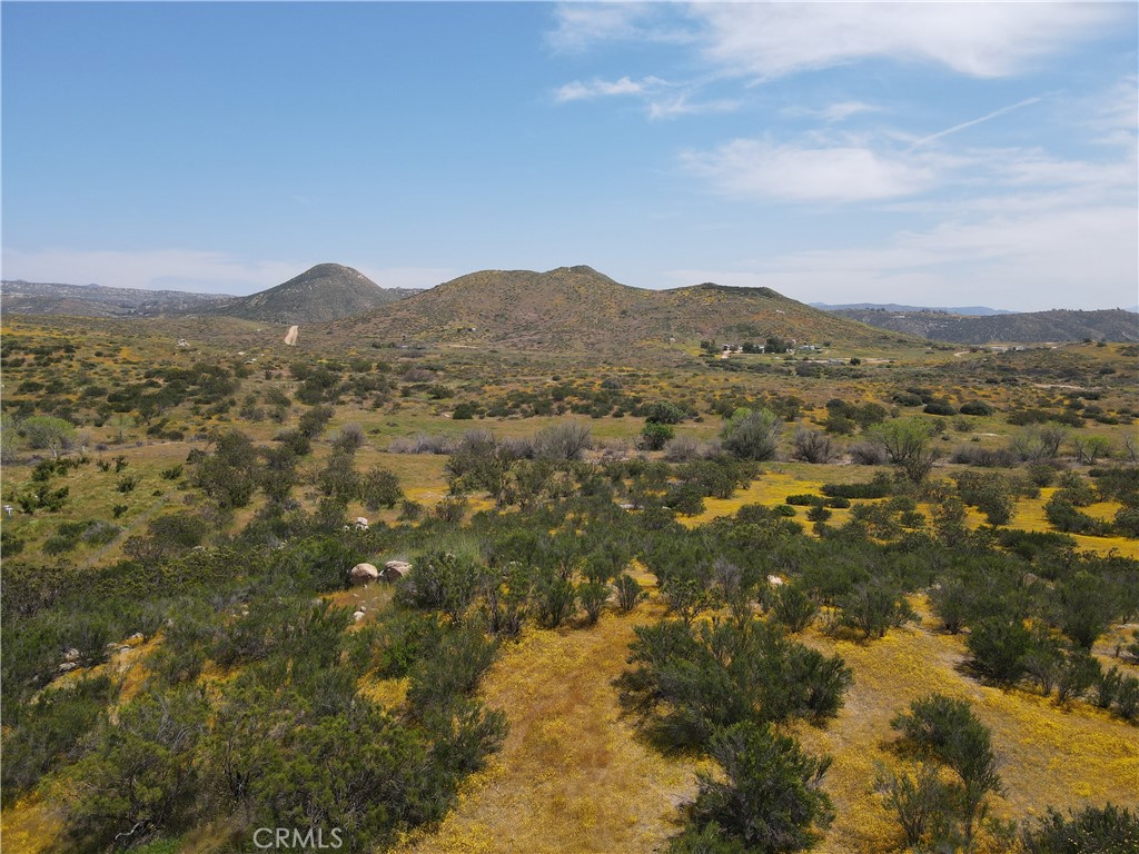 25 Los Altos Hemet, CA 92544 - Photo 11 of 16 a view of city and mountain