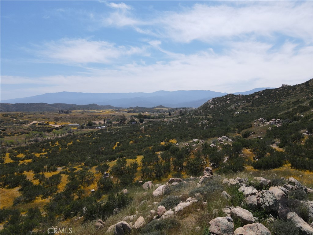 25 Los Altos Hemet, CA 92544 - Photo 13 of 16 a view of city and mountain