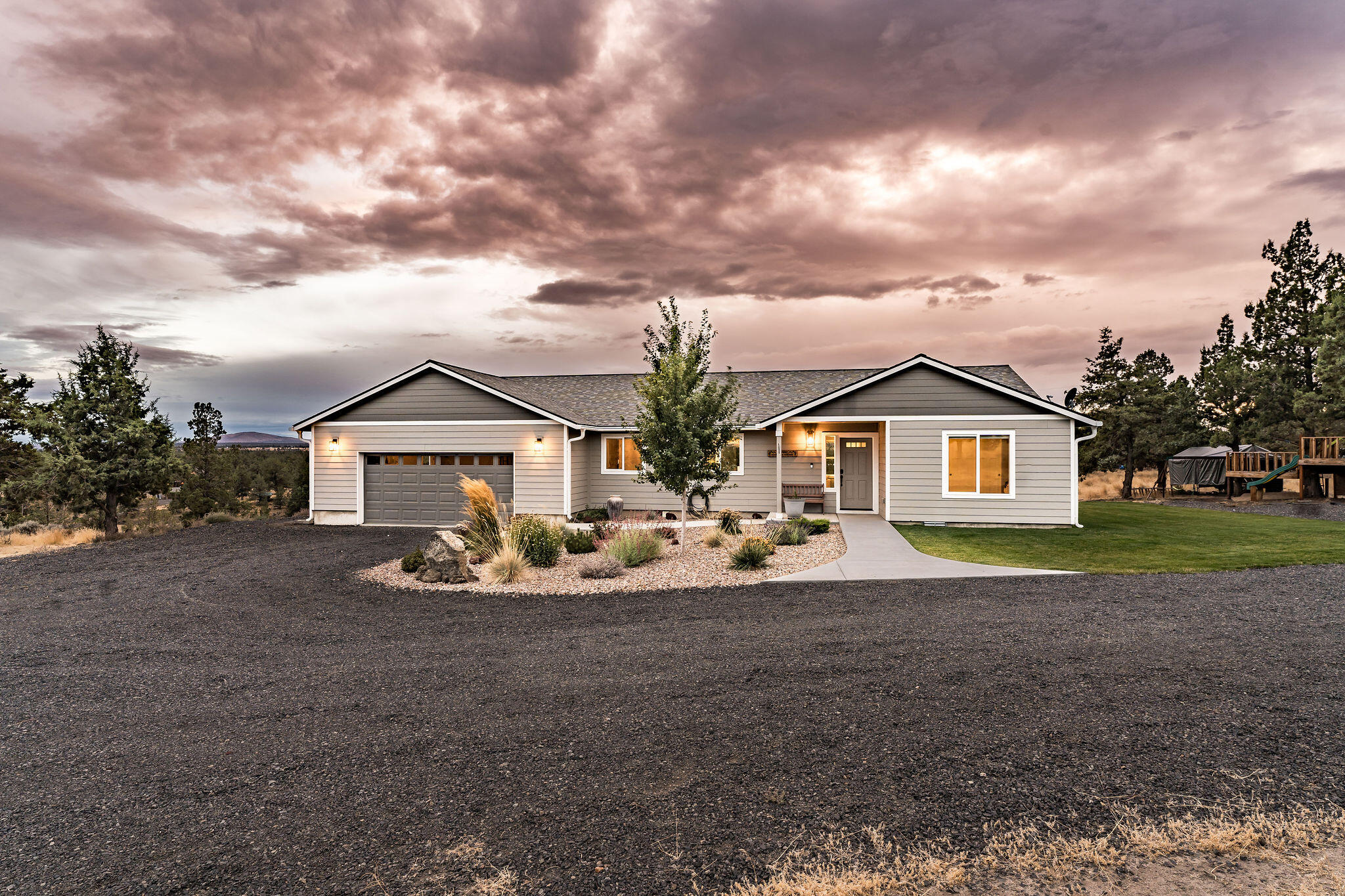 6515 Southwest Groundhog Road Terrebonne, OR 97760 - Photo 2 of 45 AlpenglowPhoto-47