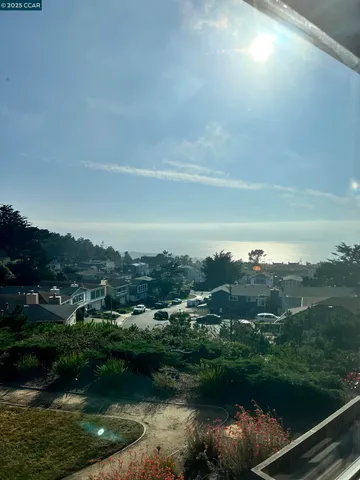 $950,000 | 627 Hickey Boulevard, Unit D, Pacifica, CA 94044