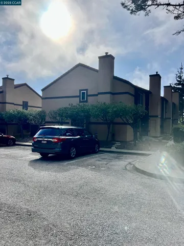 $950,000 | 627 Hickey Boulevard, Unit D, Pacifica, CA 94044