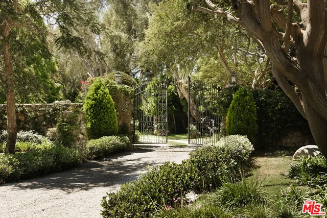 a view of outdoor space with green space