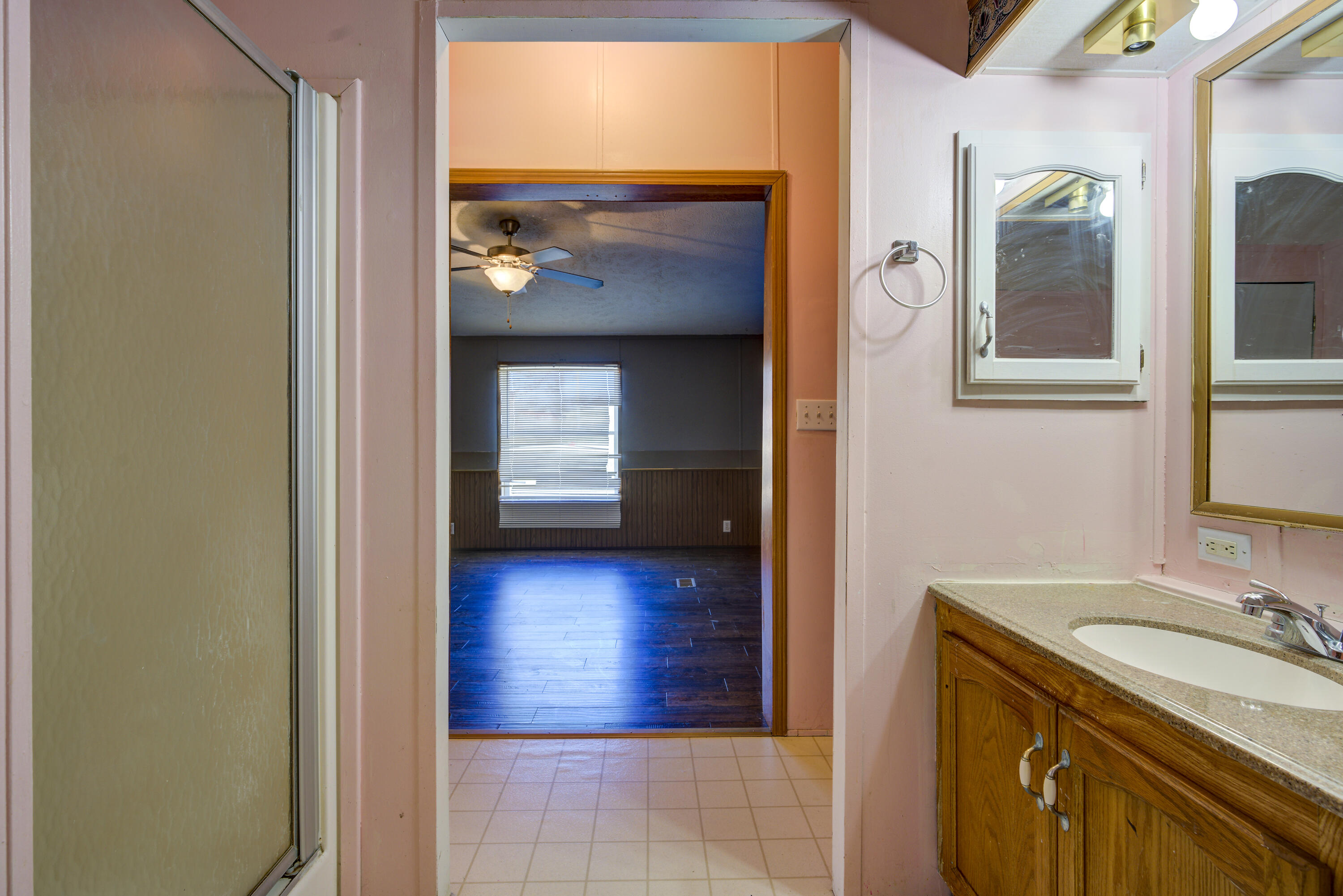 361 Matthews Mill Road Telford, TN 37690 - Photo 17 of 32 Master Bath